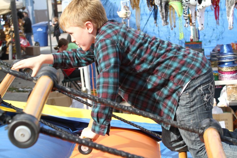 Cove holds annual Krist Kindl Markt
